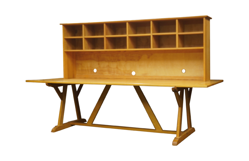 Westminster Trestle Table and Hutch - Image 2