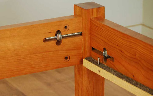 Bed rail corner detail